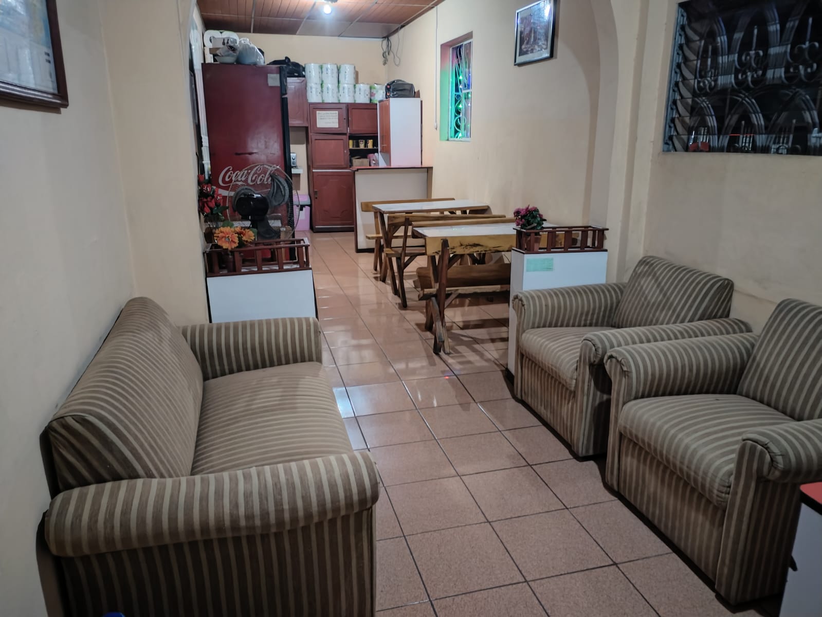 Área de espera y servicio